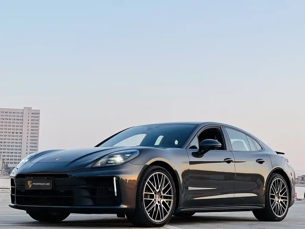 Porsche Panamera — фото 1