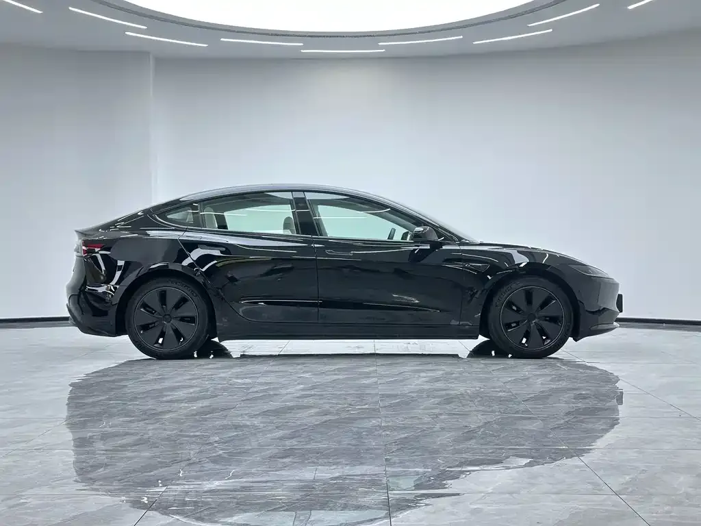 Tesla Model 3 — фото 5