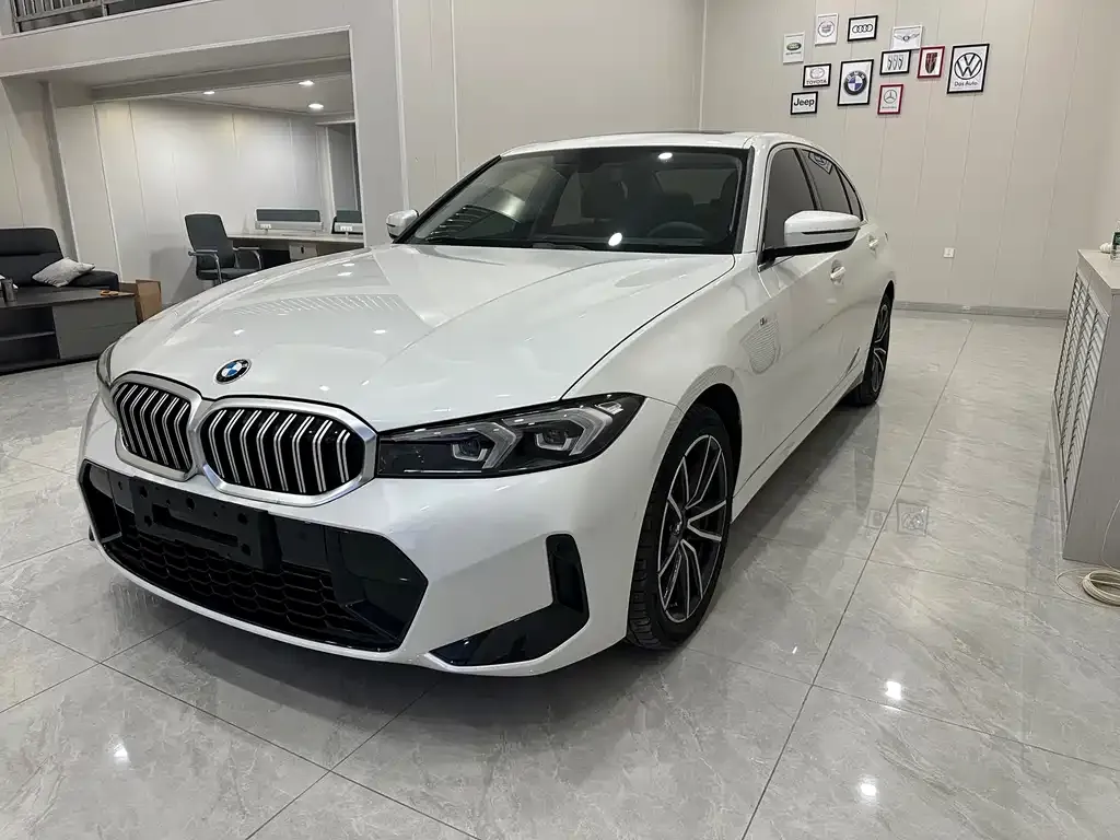 BMW 3 Series — фото 1