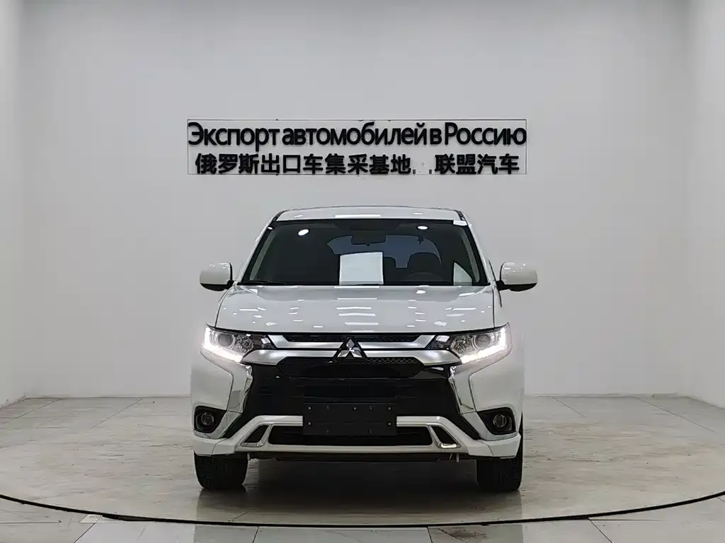Mitsubishi Outlander — фото 4