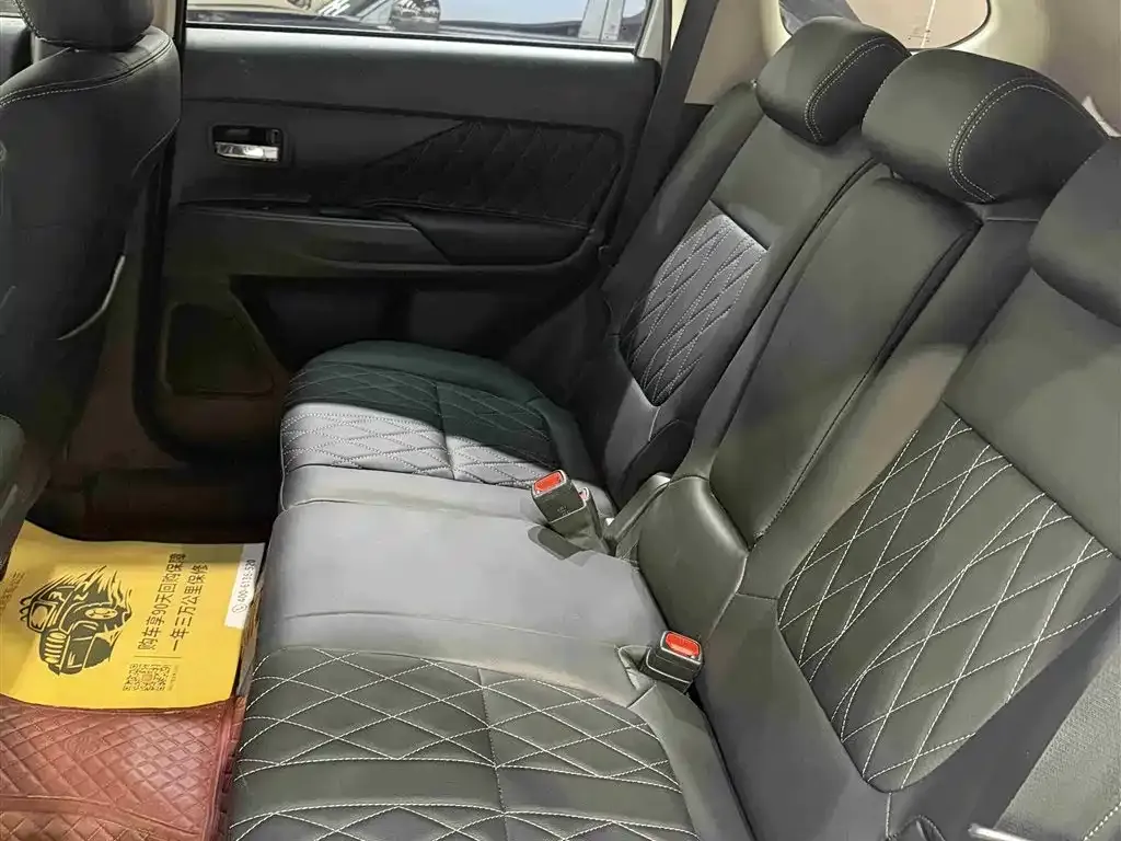 Mitsubishi Outlander 2022 из CN, фото 5