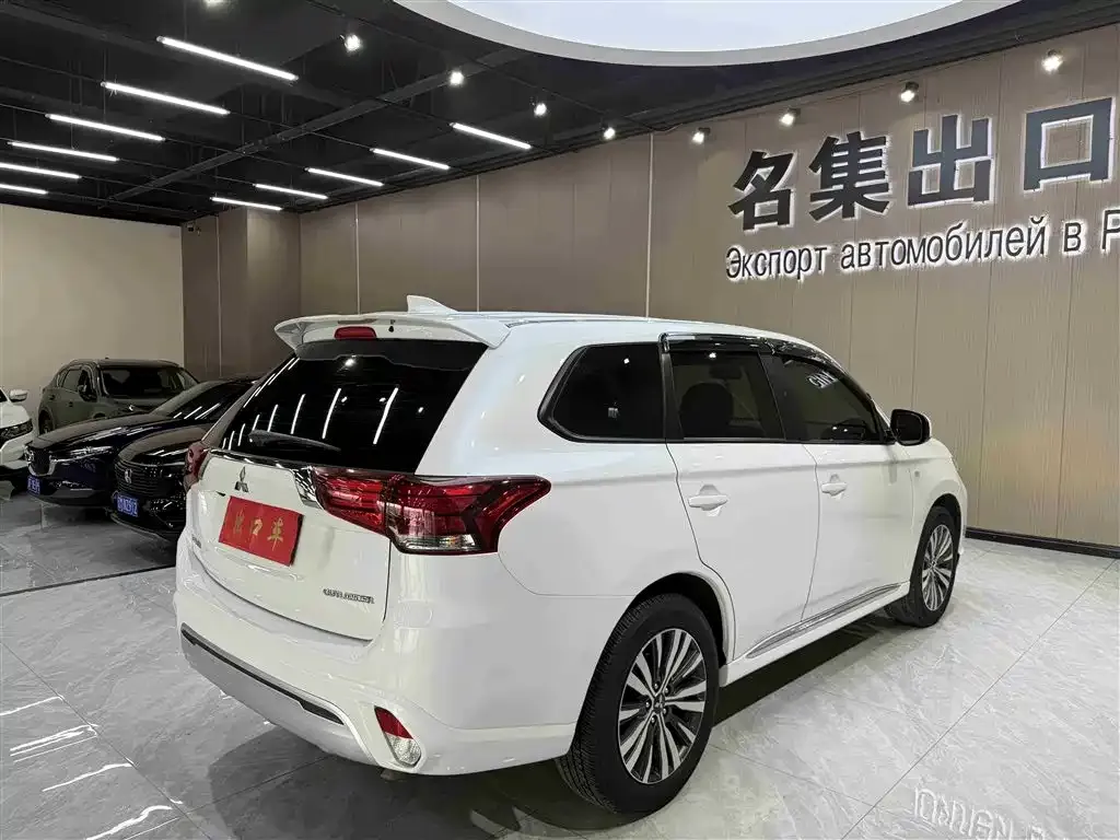 Mitsubishi Outlander 2022 из CN, фото 6