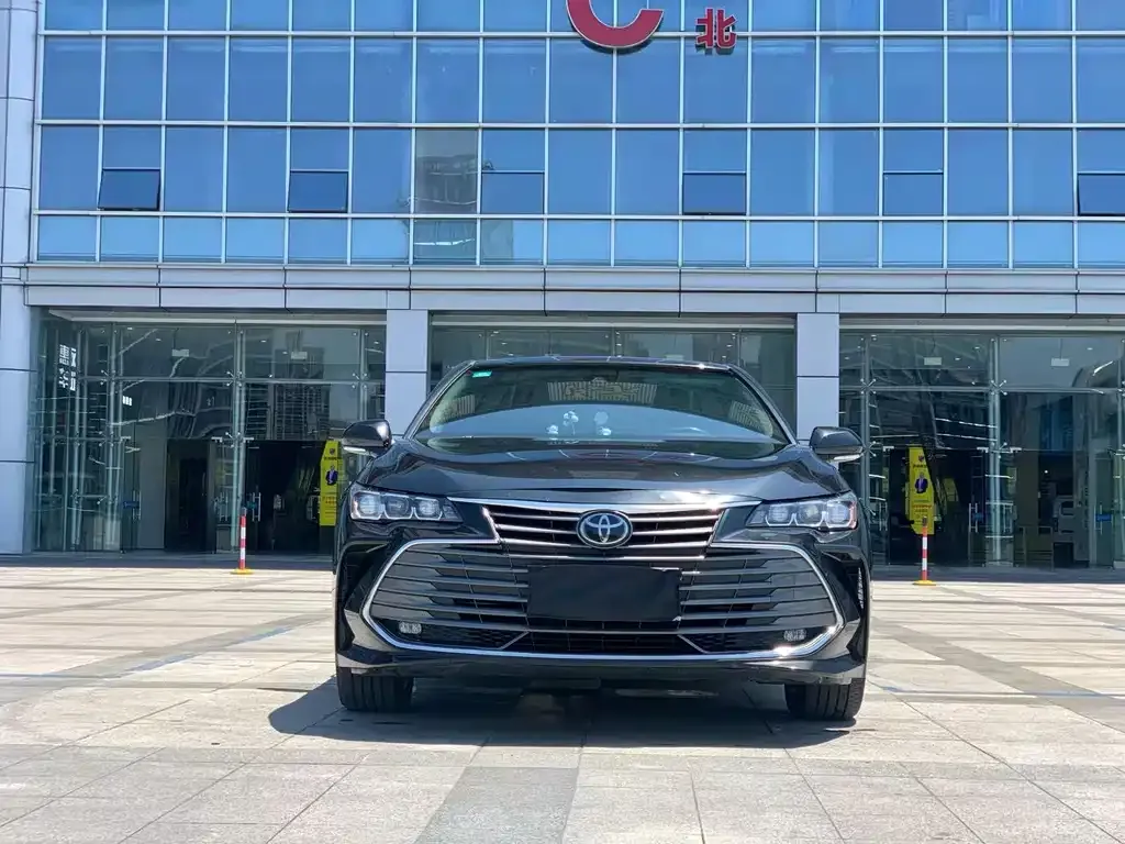 Toyota Avalon — фото 2