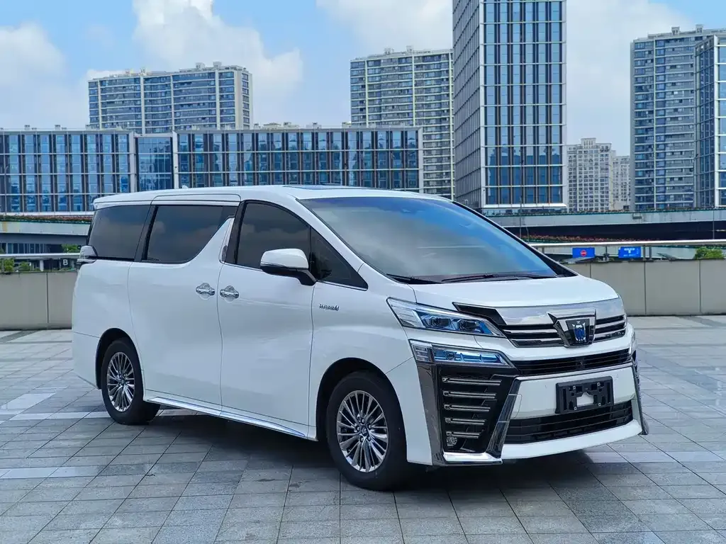 Toyota Vellfire — фото 3
