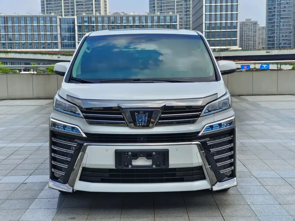 Toyota Vellfire — фото 4