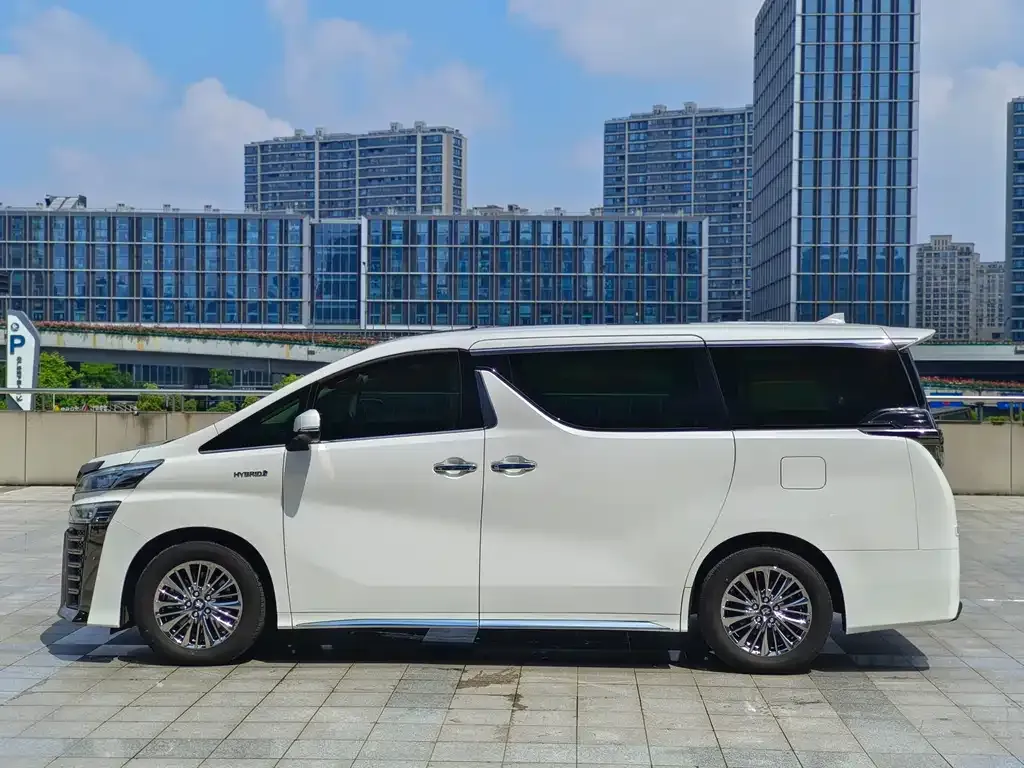 Toyota Vellfire — фото 6