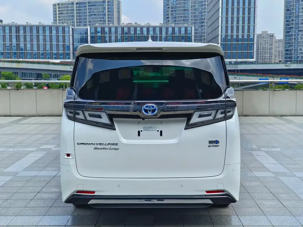 Toyota Vellfire — фото 2