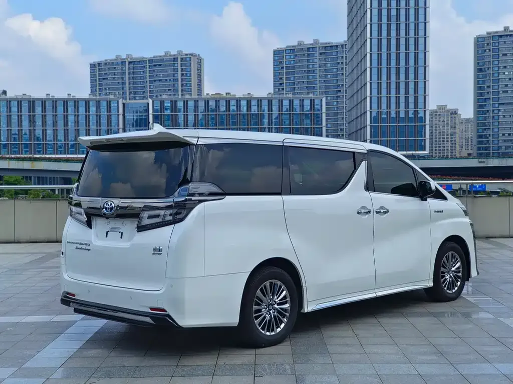 Toyota Vellfire — фото 10