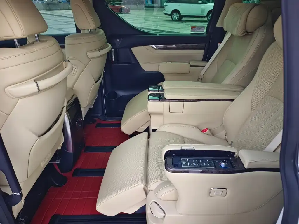 Toyota Vellfire — фото 7