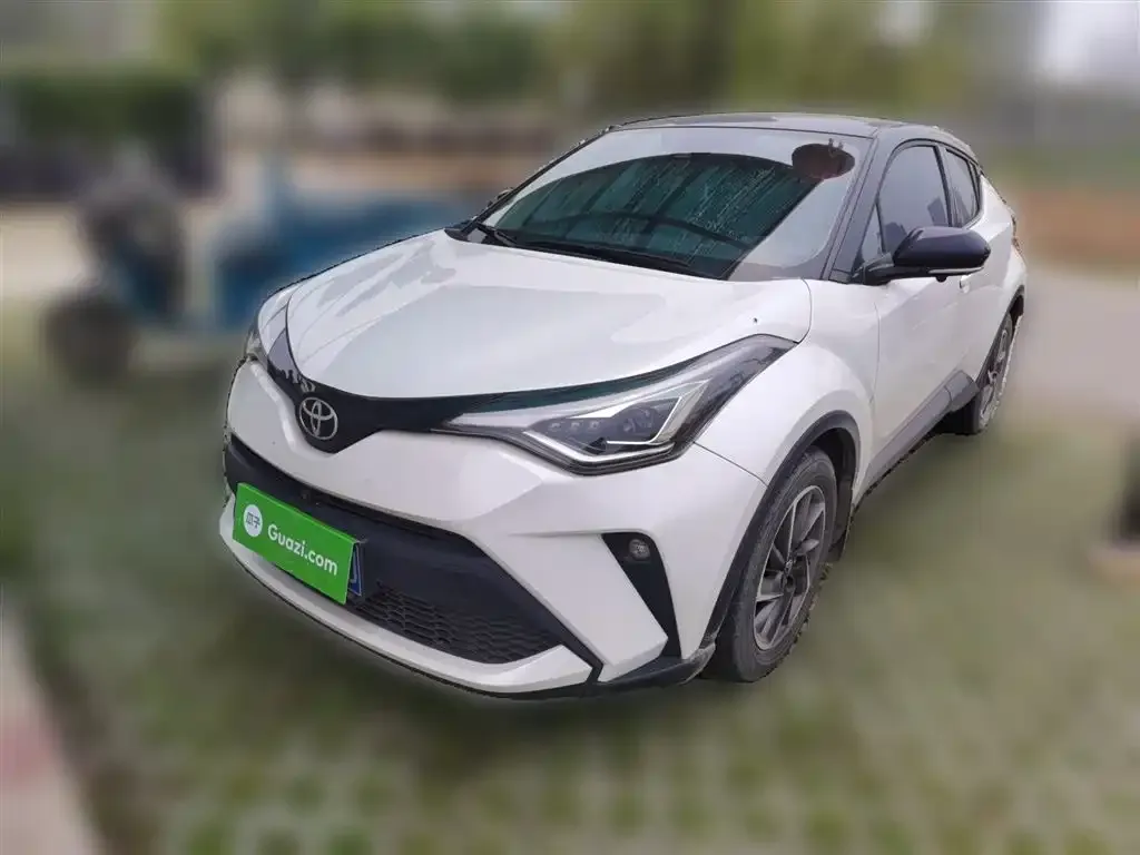 Toyota C-HR — фото 1