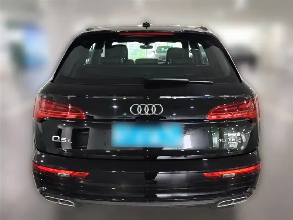 Audi Q5L — фото 10