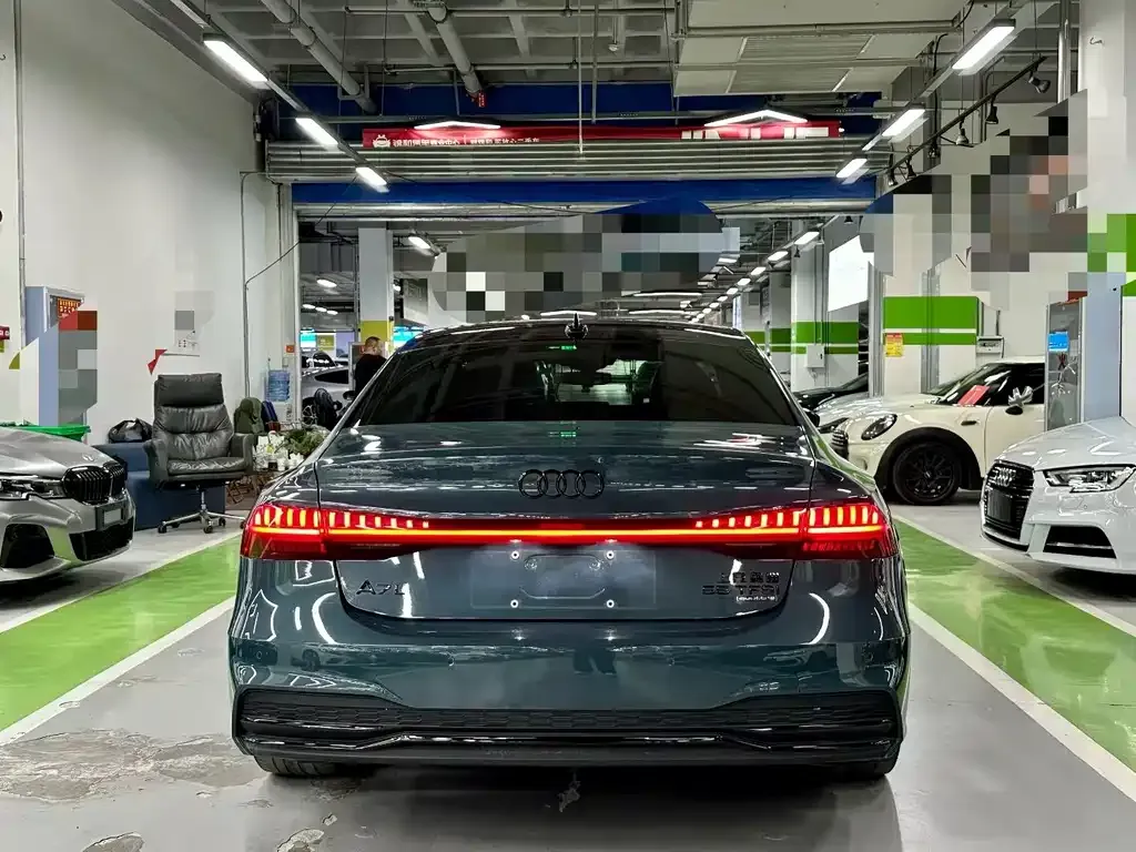 Audi A7L — фото 9