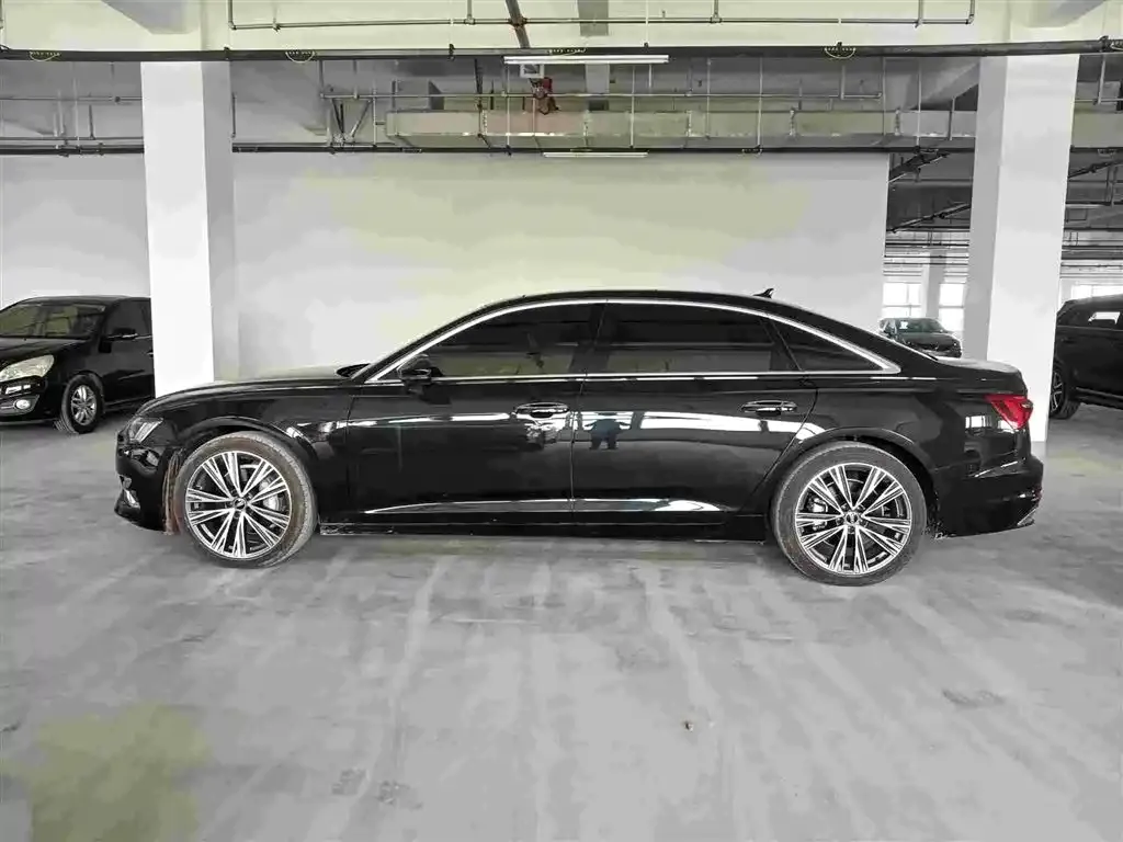 Audi A6L — фото 2