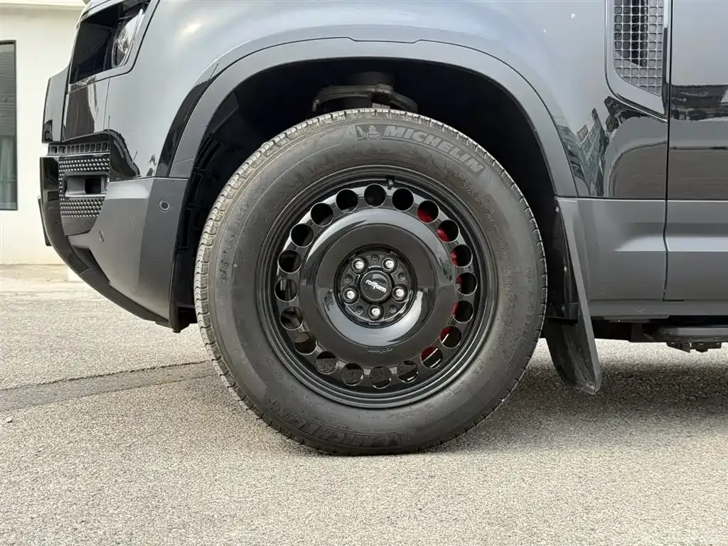 Land Rover Defender — фото 10