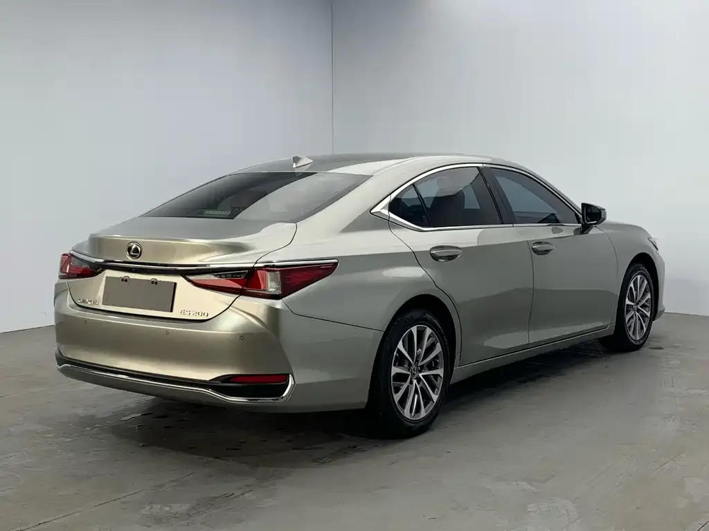 Lexus ES — фото 9