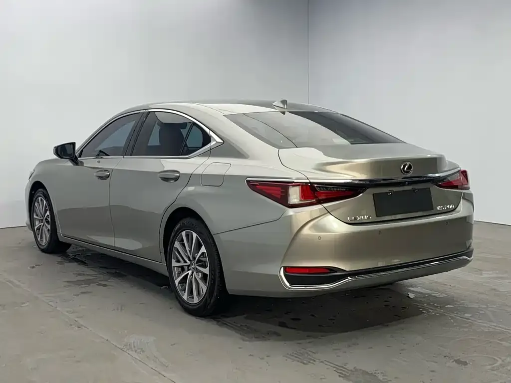 Lexus ES — фото 2