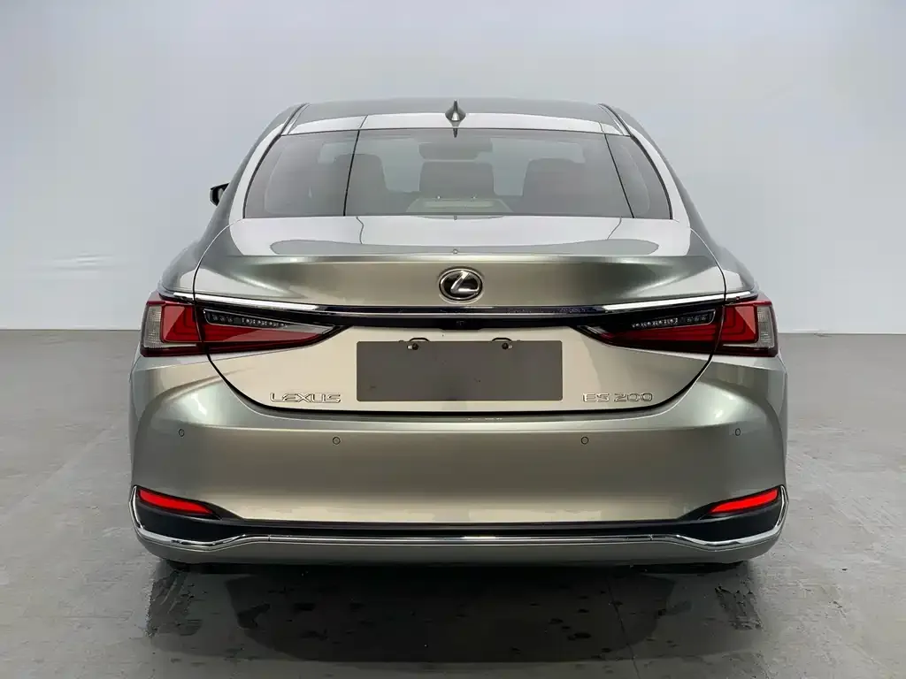 Lexus ES — фото 8