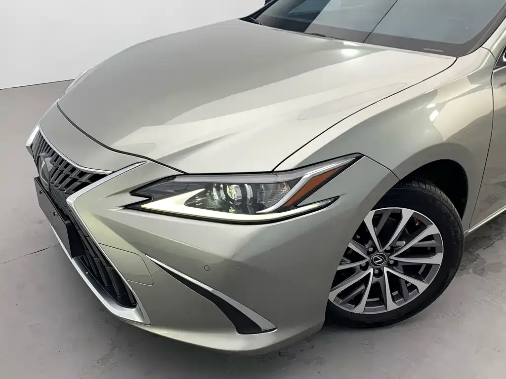 Lexus ES — фото 7