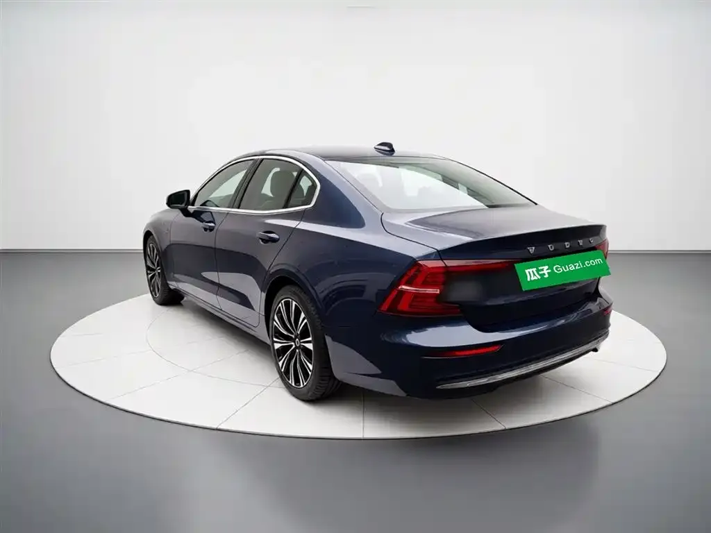 Volvo S60 — фото 4
