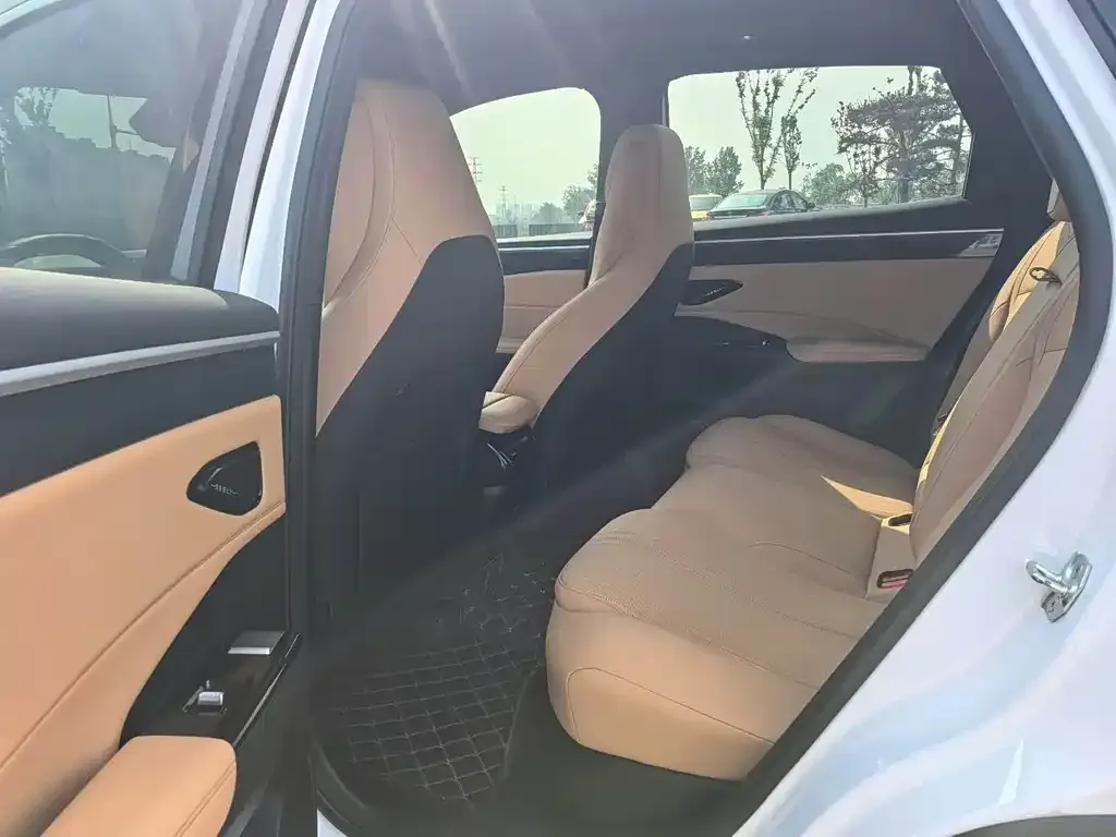 Geely Galaxy L7 2024 из CN, фото 2