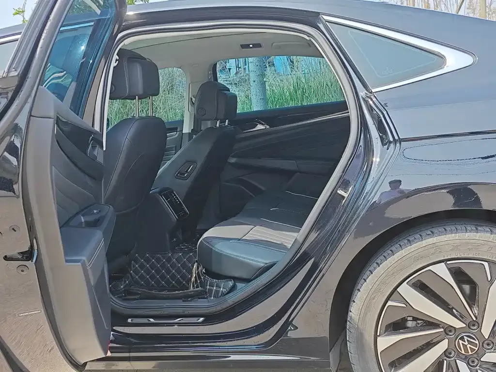 Volkswagen Passat — фото 6