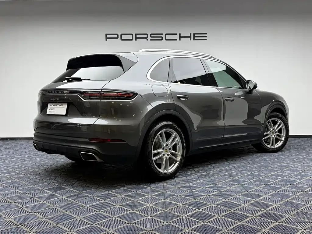 Porsche Cayenne — фото 10