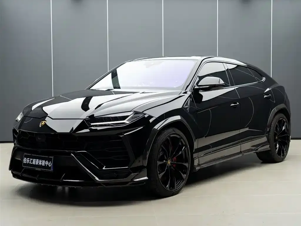 Lamborghini Urus — фото 1