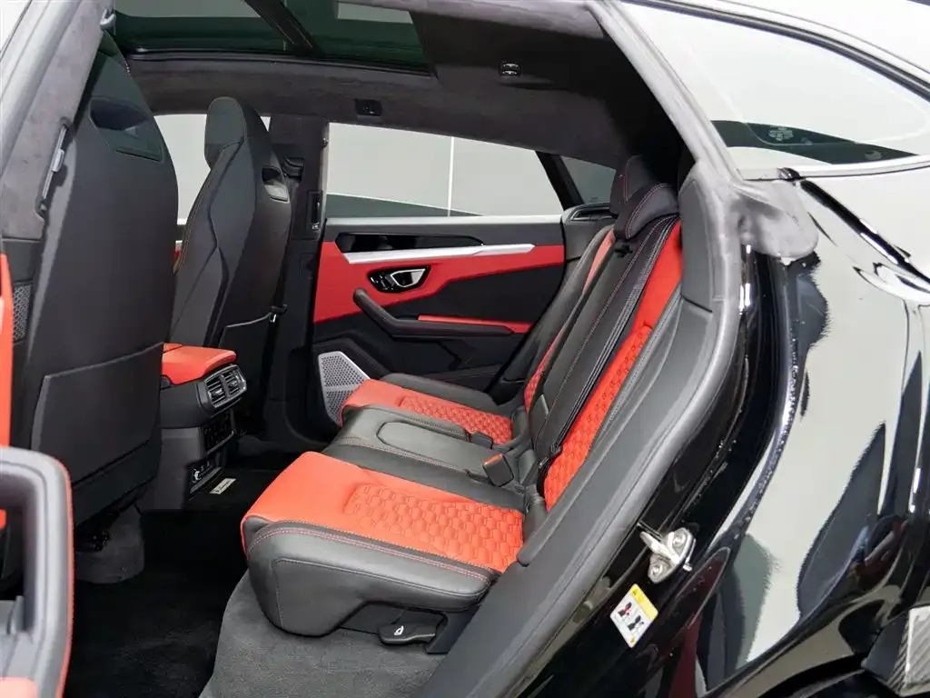 Lamborghini Urus — фото 10