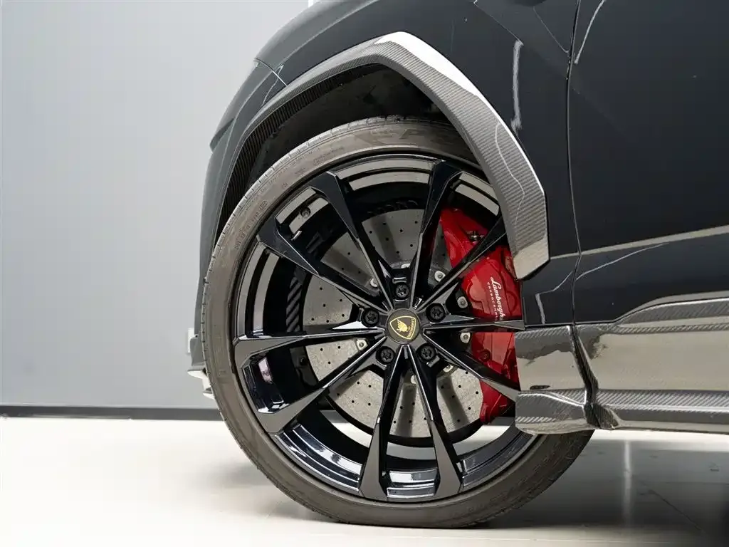 Lamborghini Urus — фото 6
