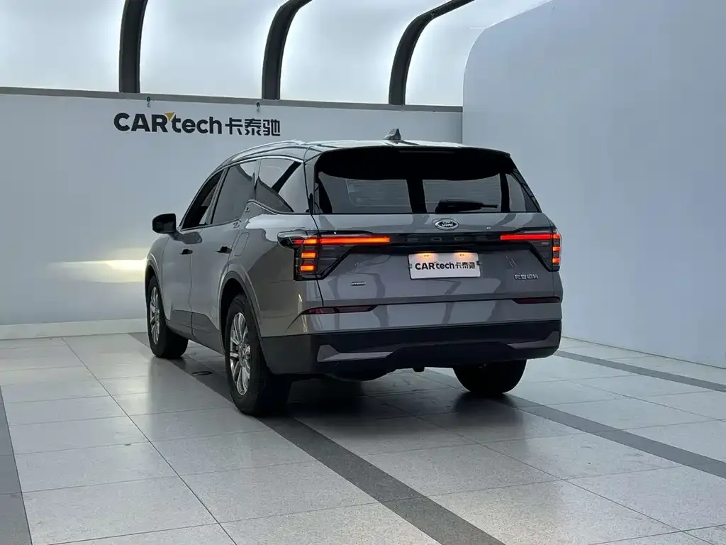 Ford Edge — фото 6