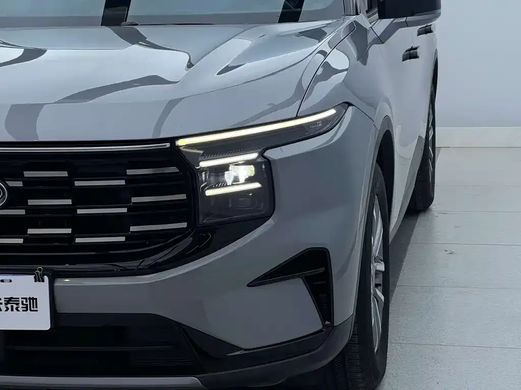 Ford Edge — фото 4