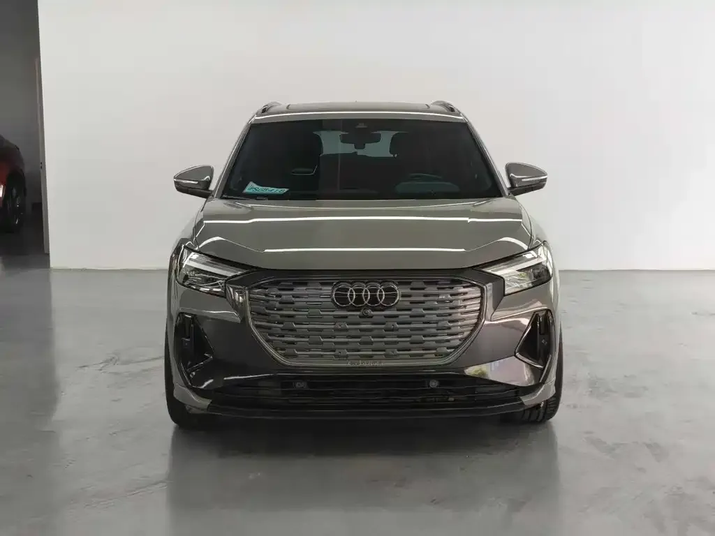 Audi Q4 e-tron — фото 2
