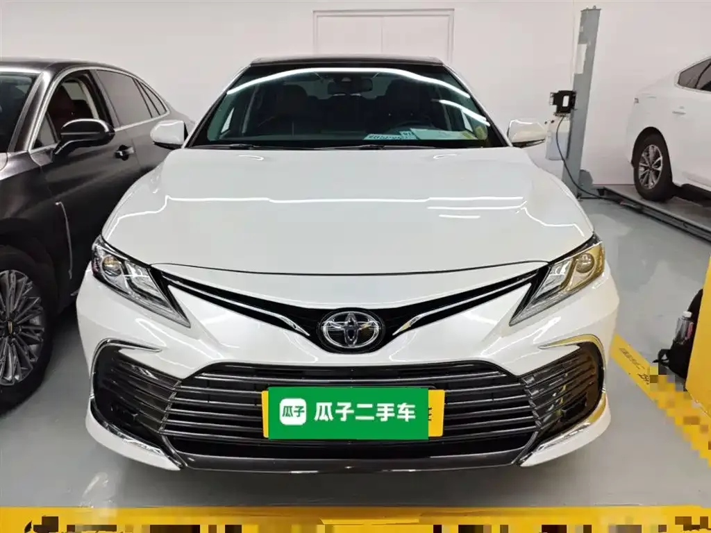 Toyota Camry — фото 5