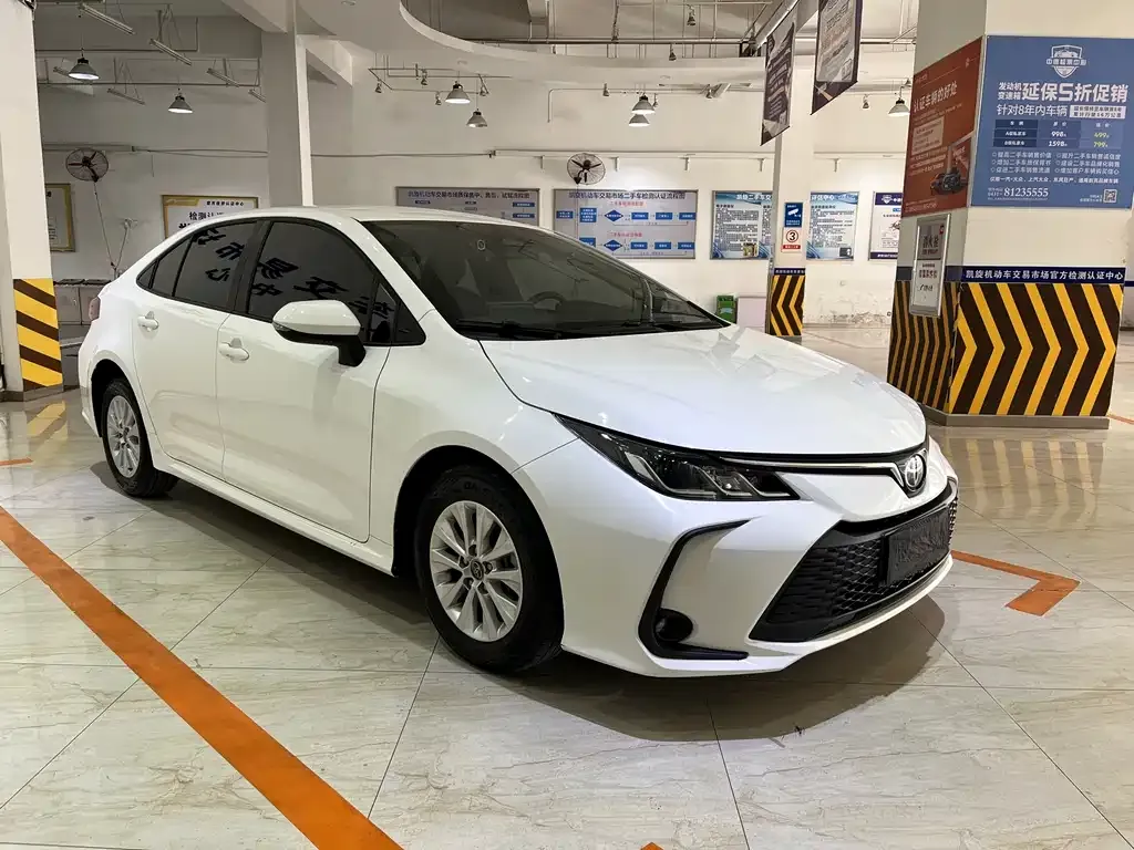 Toyota Corolla — фото 10