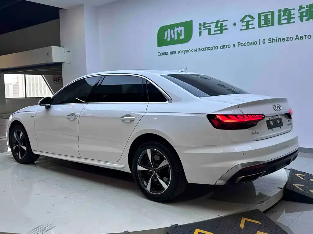 Audi A4L 2022 из CN, фото 3