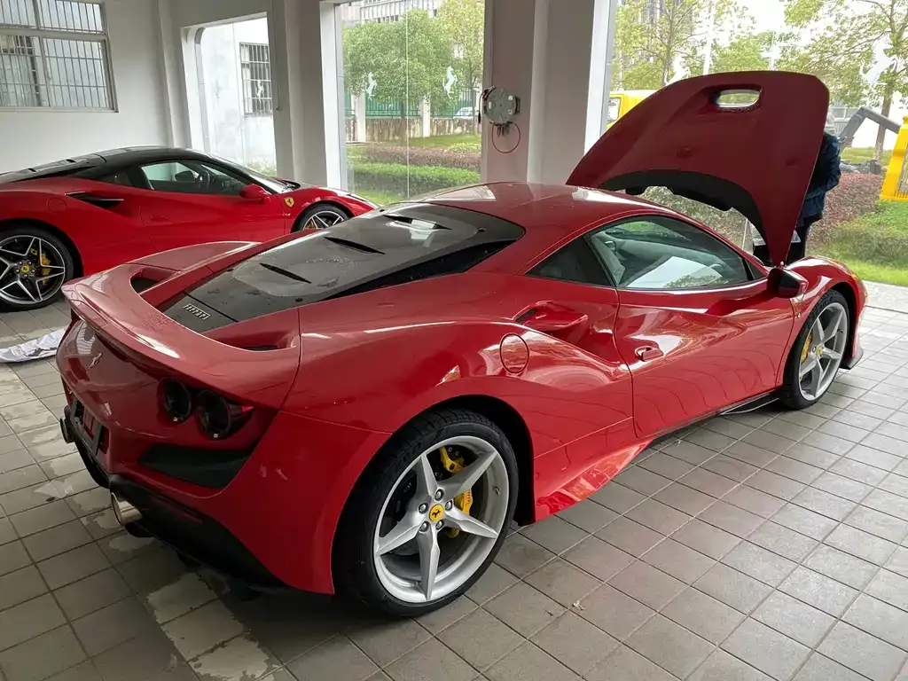Ferrari F8 — фото 6