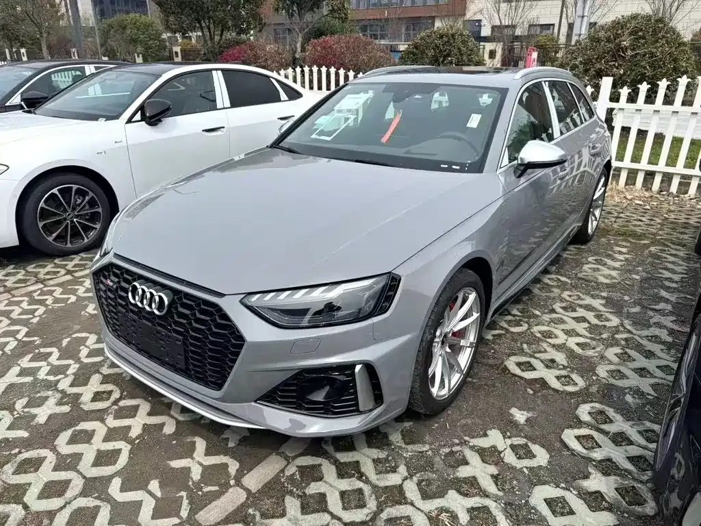 Audi RS 4