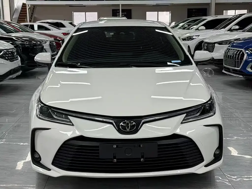 Toyota Corolla — фото 9