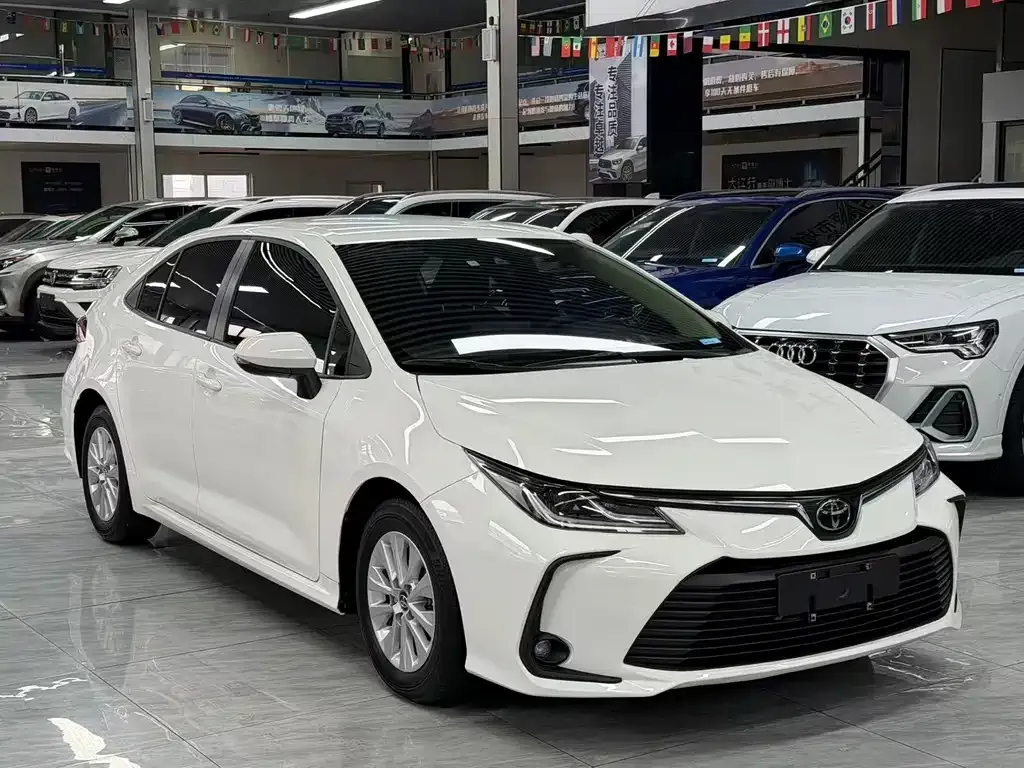Toyota Corolla — фото 10