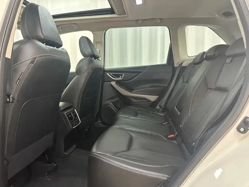 Subaru Forester — фото 8
