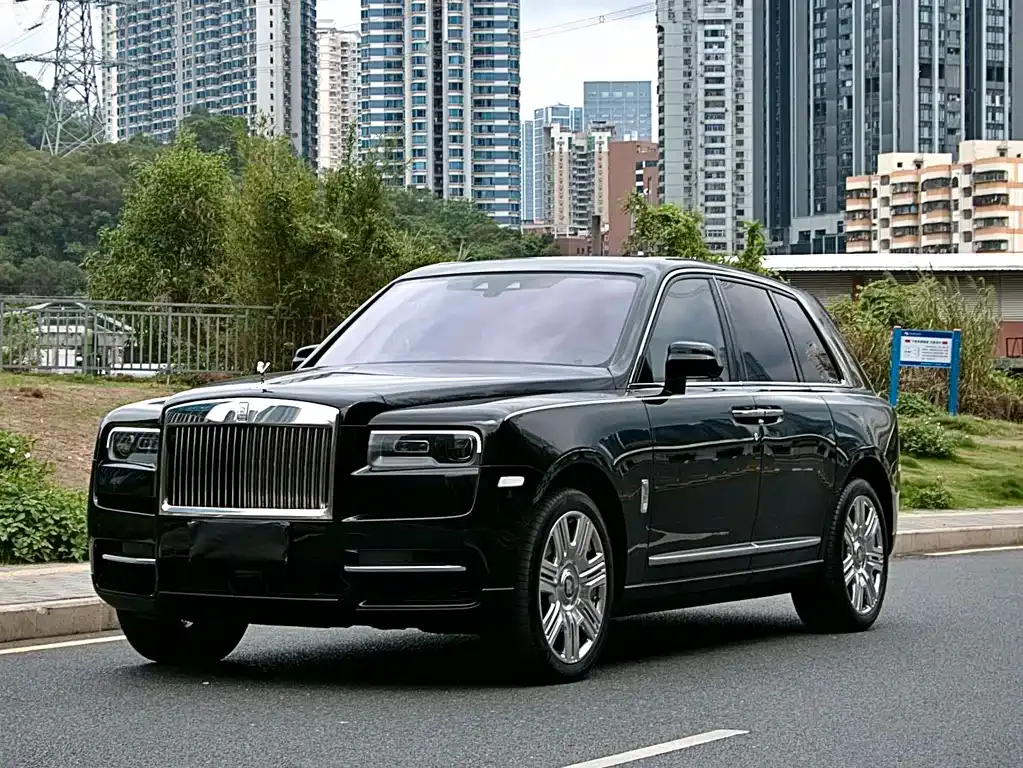 Rolls-Royce Cullinan — фото 1