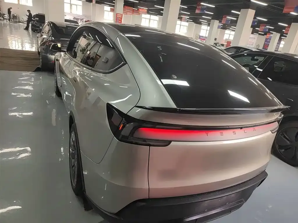 Tesla Model Y L 2025 из CN, фото 9