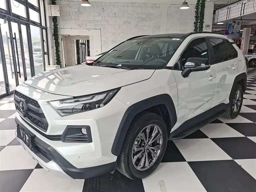 Toyota RAV4 — фото 5