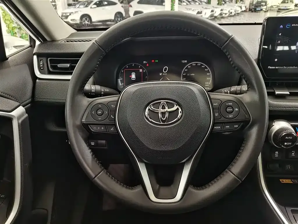 Toyota RAV4 — фото 4