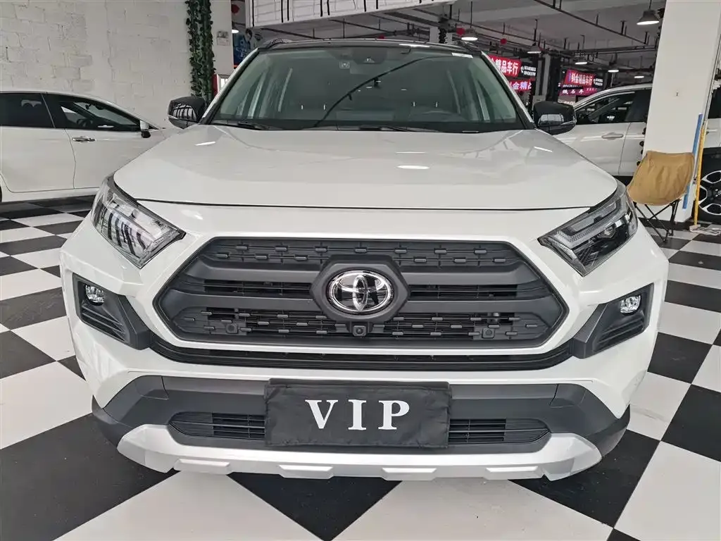 Toyota RAV4 — фото 7