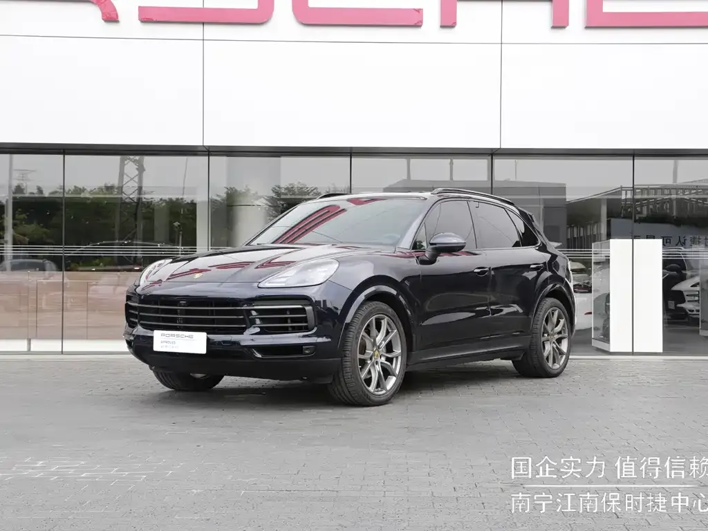 Porsche Cayenne — фото 1