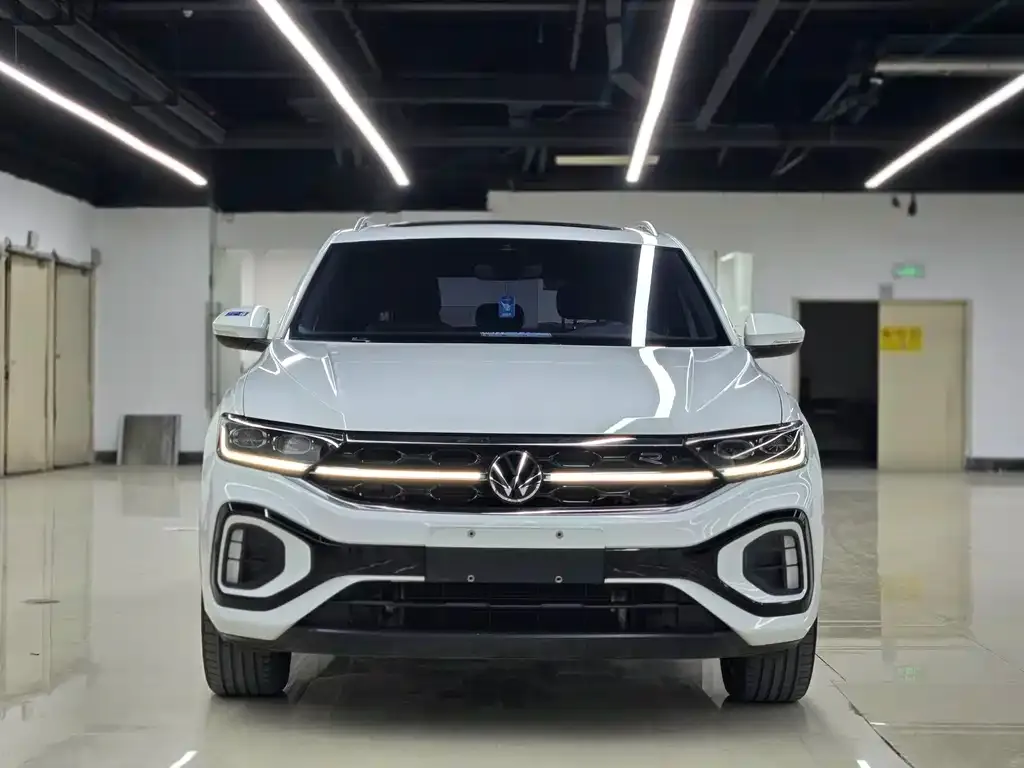 Volkswagen T-Roc — фото 2