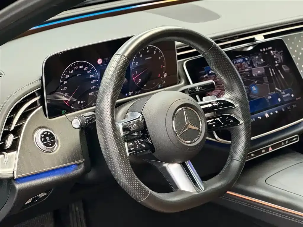 Mercedes-Benz E-Class — фото 10