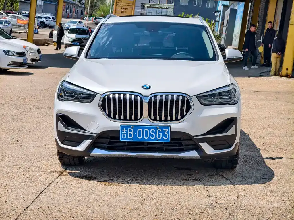 BMW X1 — фото 1