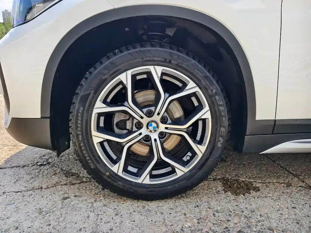BMW X1 — фото 5